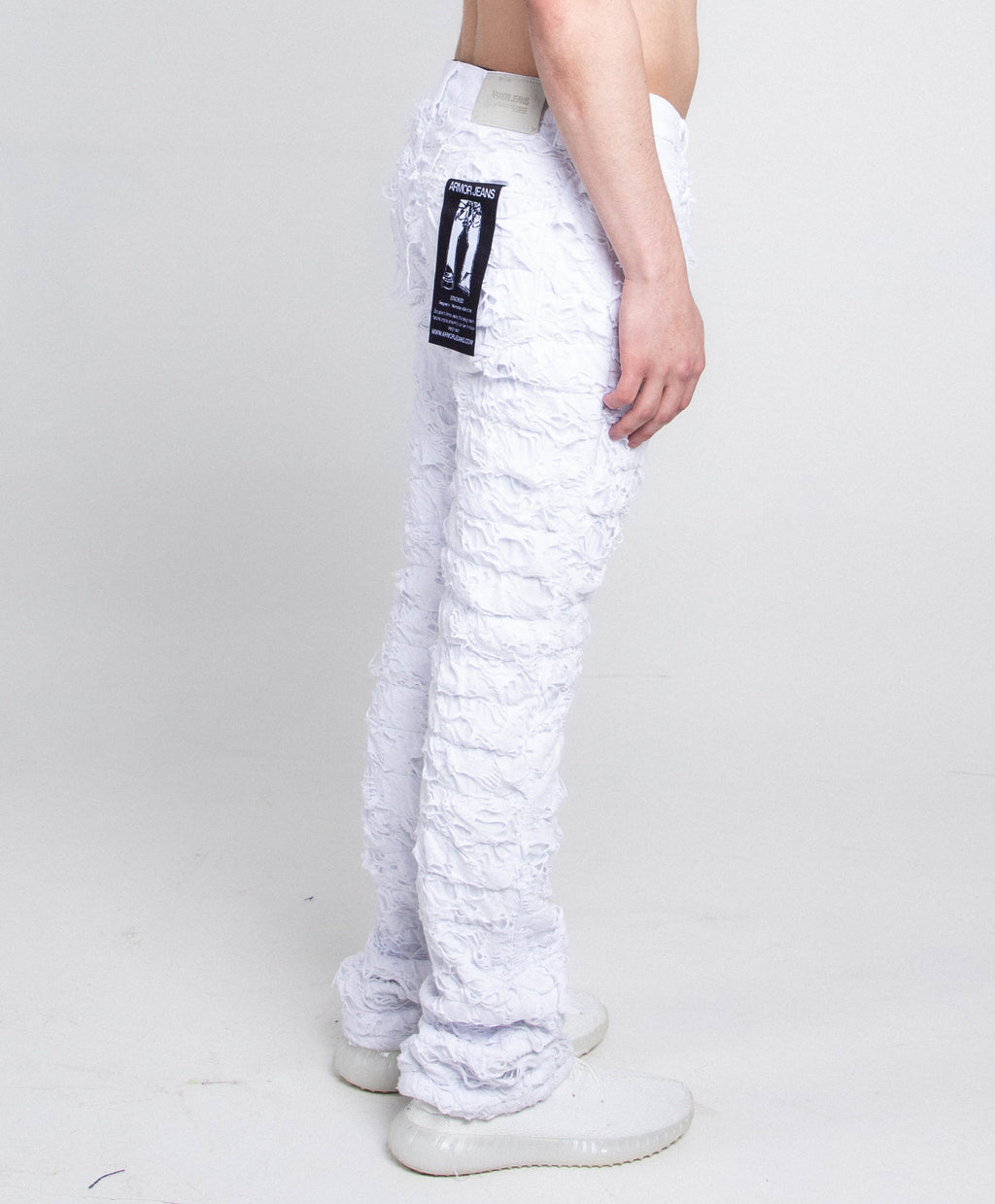 AR704 WHITE FRAYED STACKED JEANS