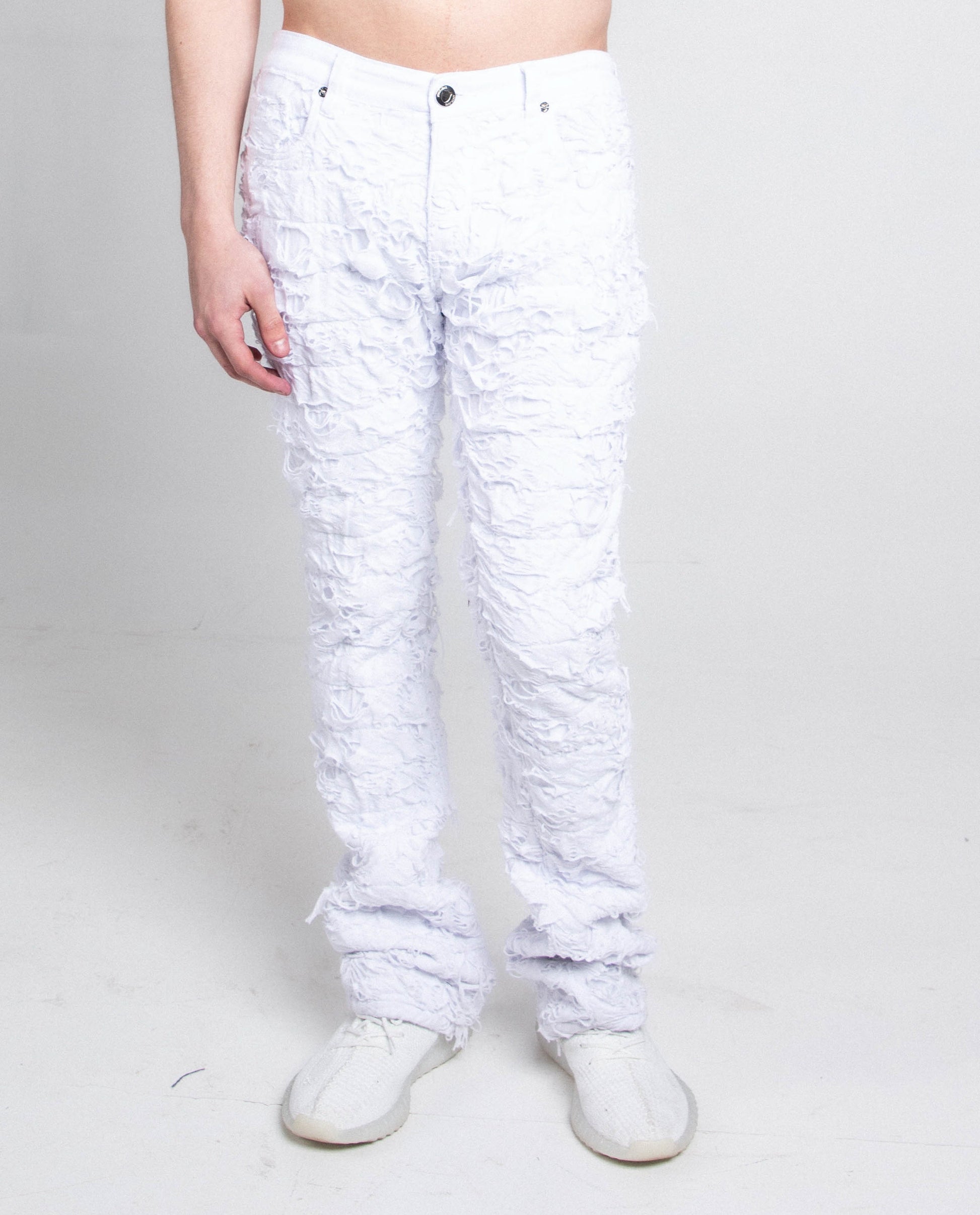 AR704 WHITE FRAYED STACKED JEANS